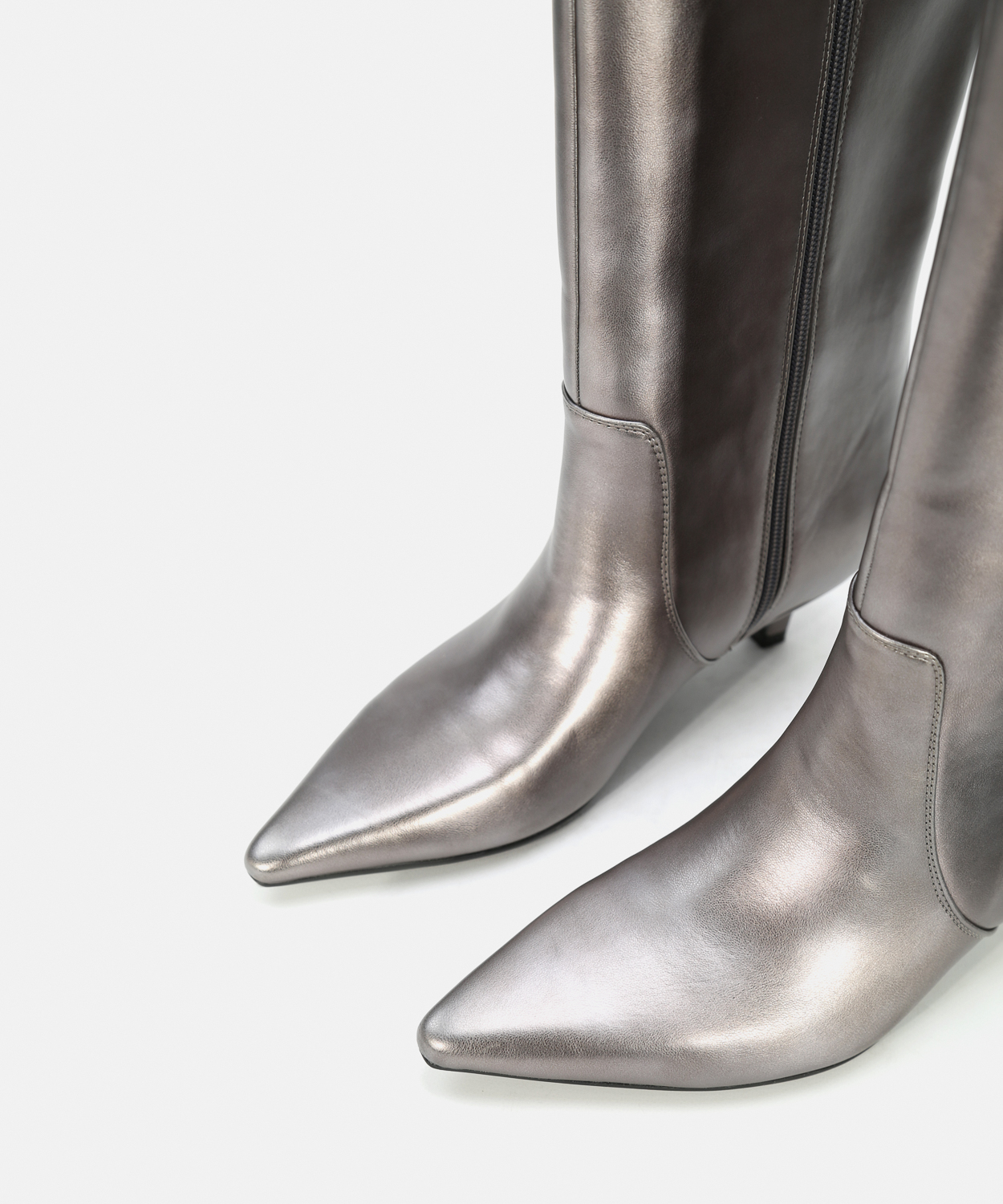 Botas altas metalizadas salto kitten image number null